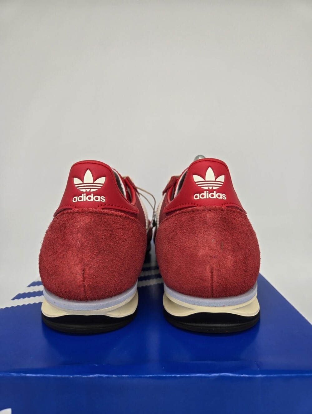 adidas Women's SL 72 IE3475 Better Scarlet Shoes Size 8 - Picture 4 of 8